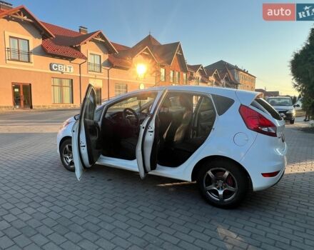 Білий Форд Фієста, об'ємом двигуна 1.25 л та пробігом 142 тис. км за 6500 $, фото 5 на Automoto.ua