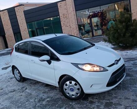 Белый Форд Фиеста, объемом двигателя 1.4 л и пробегом 95 тыс. км за 6900 $, фото 2 на Automoto.ua