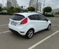 Белый Форд Фиеста, объемом двигателя 1.39 л и пробегом 180 тыс. км за 7150 $, фото 4 на Automoto.ua