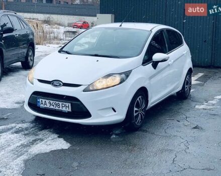 Білий Форд Фієста, об'ємом двигуна 1.39 л та пробігом 148 тис. км за 6950 $, фото 1 на Automoto.ua