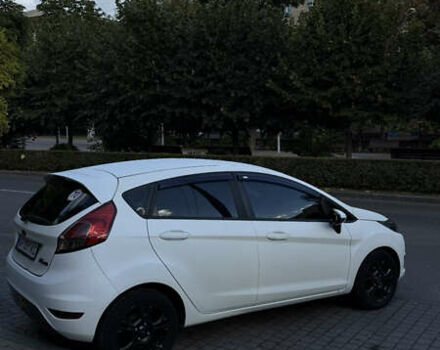 Білий Форд Фієста, об'ємом двигуна 1.25 л та пробігом 137 тис. км за 6000 $, фото 1 на Automoto.ua