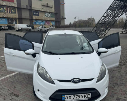 Белый Форд Фиеста, объемом двигателя 1.4 л и пробегом 128 тыс. км за 7100 $, фото 5 на Automoto.ua