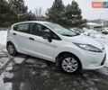 Білий Форд Фієста, об'ємом двигуна 1.25 л та пробігом 53 тис. км за 6400 $, фото 2 на Automoto.ua