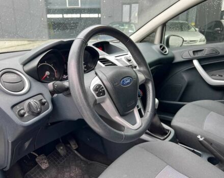 Білий Форд Фієста, об'ємом двигуна 1.2 л та пробігом 140 тис. км за 6990 $, фото 17 на Automoto.ua