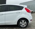 Білий Форд Фієста, об'ємом двигуна 1.2 л та пробігом 140 тис. км за 6990 $, фото 4 на Automoto.ua