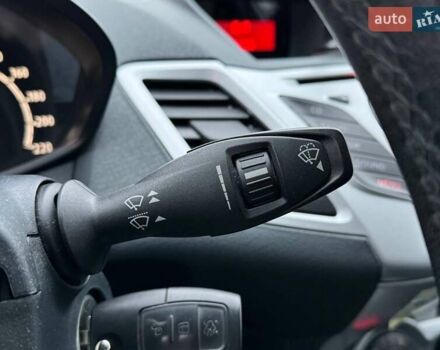 Білий Форд Фієста, об'ємом двигуна 1.39 л та пробігом 150 тис. км за 6990 $, фото 19 на Automoto.ua