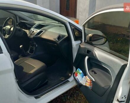 Форд Фієста 2012 у Хмельницькому на Automoto.ua Білий Форд Фієста, об'ємом двигуна 1.25 л та пробігом 123 тис. км за 5700 $, фото 18 на Automoto.ua