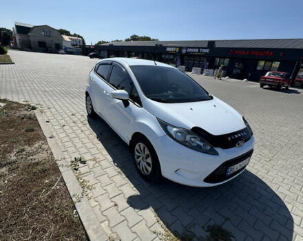 Белый Форд Фиеста, объемом двигателя 1.4 л и пробегом 163 тыс. км за 6500 $, фото 3 на Automoto.ua