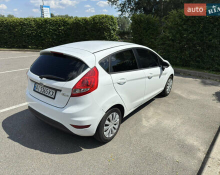 Білий Форд Фієста, об'ємом двигуна 1.4 л та пробігом 115 тис. км за 6500 $, фото 4 на Automoto.ua