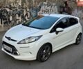 Білий Форд Фієста, об'ємом двигуна 1.4 л та пробігом 210 тис. км за 5500 $, фото 1 на Automoto.ua