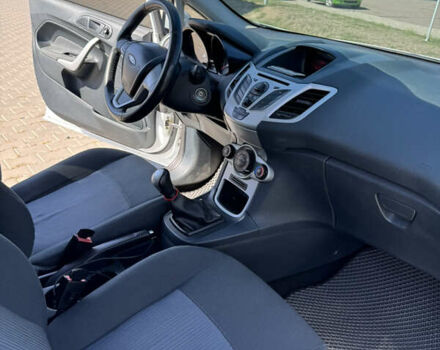 Белый Форд Фиеста, объемом двигателя 1.4 л и пробегом 163 тыс. км за 6500 $, фото 13 на Automoto.ua