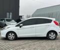 Білий Форд Фієста, об'ємом двигуна 1.2 л та пробігом 140 тис. км за 6990 $, фото 3 на Automoto.ua