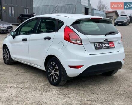 Белый Форд Фиеста, объемом двигателя 1 л и пробегом 200 тыс. км за 4500 $, фото 2 на Automoto.ua