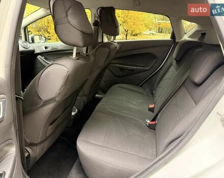 Форд Фиеста 2013 в Днепре (Днепропетровске) на Automoto.ua Белый Форд Фиеста, объемом двигателя 1.24 л и пробегом 132 тыс. км за 5700 $, фото 11 на Automoto.ua