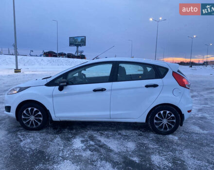 Белый Форд Фиеста, объемом двигателя 1 л и пробегом 200 тыс. км за 4500 $, фото 5 на Automoto.ua