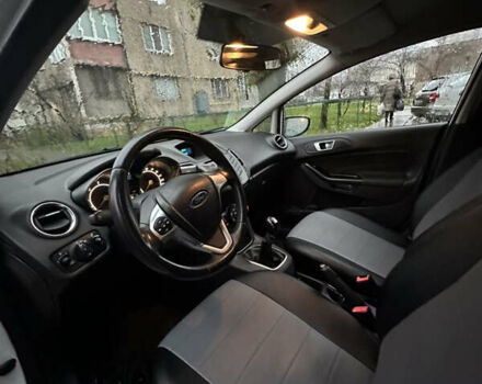 Білий Форд Фієста, об'ємом двигуна 1.5 л та пробігом 135 тис. км за 9000 $, фото 7 на Automoto.ua