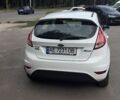 Белый Форд Фиеста, объемом двигателя 1 л и пробегом 74 тыс. км за 7000 $, фото 4 на Automoto.ua