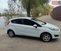 Белый Форд Фиеста, объемом двигателя 1 л и пробегом 98 тыс. км за 7290 $, фото 1 на Automoto.ua