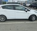 Білий Форд Фієста, об'ємом двигуна 1 л та пробігом 155 тис. км за 6420 $, фото 4 на Automoto.ua
