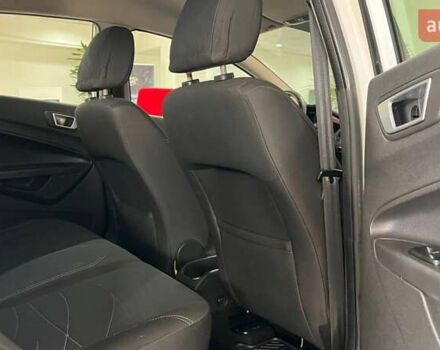 Белый Форд Фиеста, объемом двигателя 1.6 л и пробегом 68 тыс. км за 6456 $, фото 12 на Automoto.ua