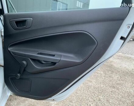 Белый Форд Фиеста, объемом двигателя 1 л и пробегом 200 тыс. км за 4500 $, фото 18 на Automoto.ua