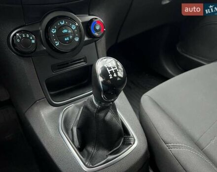 Белый Форд Фиеста, объемом двигателя 1 л и пробегом 151 тыс. км за 6940 $, фото 12 на Automoto.ua