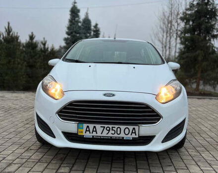Белый Форд Фиеста, объемом двигателя 1 л и пробегом 32 тыс. км за 7100 $, фото 1 на Automoto.ua