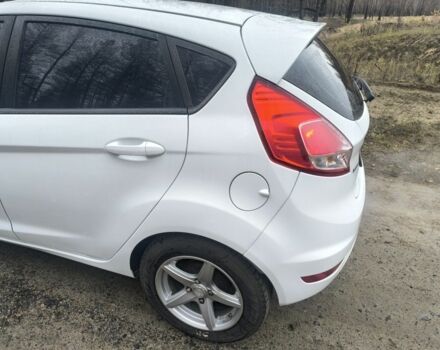 Білий Форд Фієста, об'ємом двигуна 1.5 л та пробігом 190 тис. км за 7625 $, фото 4 на Automoto.ua