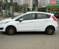 Білий Форд Фієста, об'ємом двигуна 1 л та пробігом 104 тис. км за 6500 $, фото 5 на Automoto.ua