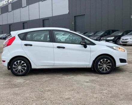 Белый Форд Фиеста, объемом двигателя 1 л и пробегом 200 тыс. км за 4500 $, фото 5 на Automoto.ua