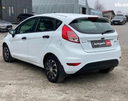 Белый Форд Фиеста, объемом двигателя 1 л и пробегом 200 тыс. км за 4500 $, фото 2 на Automoto.ua