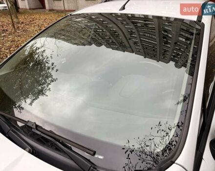 Форд Фиеста 2013 в Днепре (Днепропетровске) на Automoto.ua Белый Форд Фиеста, объемом двигателя 1.24 л и пробегом 132 тыс. км за 5700 $, фото 7 на Automoto.ua