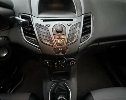 Білий Форд Фієста, об'ємом двигуна 1.5 л та пробігом 135 тис. км за 9000 $, фото 9 на Automoto.ua