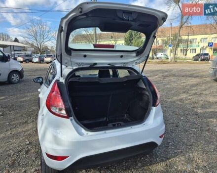 Белый Форд Фиеста, объемом двигателя 1 л и пробегом 130 тыс. км за 5500 $, фото 3 на Automoto.ua