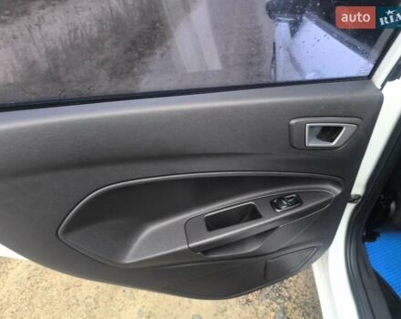 Білий Форд Фієста, об'ємом двигуна 1.5 л та пробігом 190 тис. км за 7500 $, фото 19 на Automoto.ua