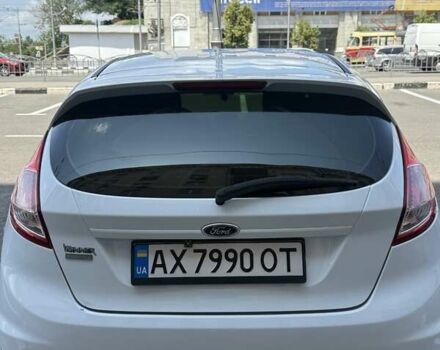 Белый Форд Фиеста, объемом двигателя 1 л и пробегом 121 тыс. км за 8000 $, фото 4 на Automoto.ua