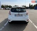 Білий Форд Фієста, об'ємом двигуна 1.5 л та пробігом 110 тис. км за 8500 $, фото 5 на Automoto.ua