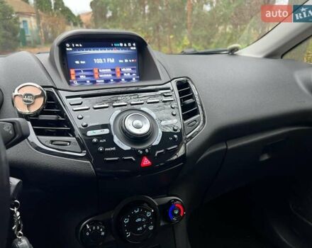 Белый Форд Фиеста, объемом двигателя 1 л и пробегом 151 тыс. км за 6940 $, фото 11 на Automoto.ua