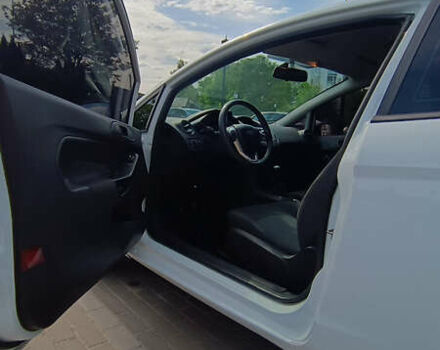 Білий Форд Фієста, об'ємом двигуна 1.24 л та пробігом 150 тис. км за 6000 $, фото 14 на Automoto.ua
