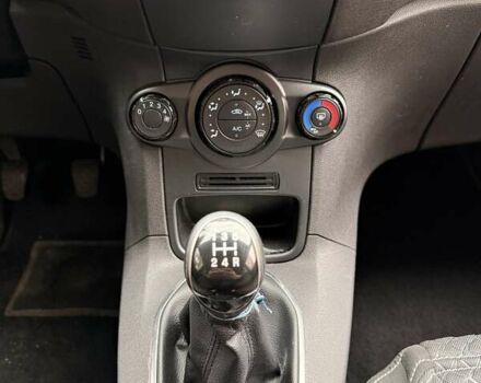 Форд Фиеста 2013 в Днепре (Днепропетровске) на Automoto.ua Белый Форд Фиеста, объемом двигателя 1.24 л и пробегом 132 тыс. км за 5700 $, фото 20 на Automoto.ua