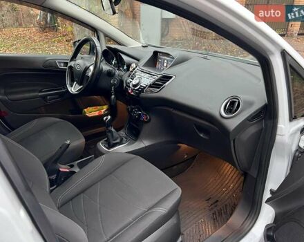 Белый Форд Фиеста, объемом двигателя 1 л и пробегом 151 тыс. км за 6940 $, фото 19 на Automoto.ua