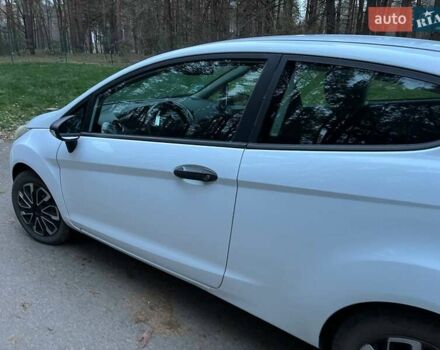 Білий Форд Фієста, об'ємом двигуна 1.5 л та пробігом 249 тис. км за 6500 $, фото 10 на Automoto.ua