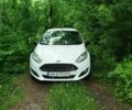 Белый Форд Фиеста, объемом двигателя 1 л и пробегом 150 тыс. км за 47000 $, фото 1 на Automoto.ua