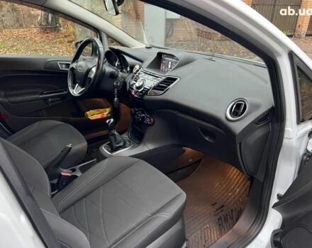 Белый Форд Фиеста, объемом двигателя 1 л и пробегом 151 тыс. км за 6940 $, фото 19 на Automoto.ua