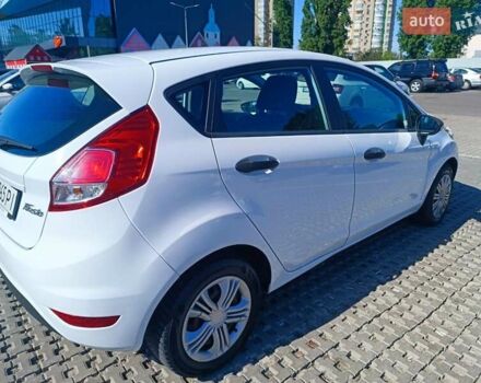 Белый Форд Фиеста, объемом двигателя 1 л и пробегом 69 тыс. км за 7100 $, фото 2 на Automoto.ua