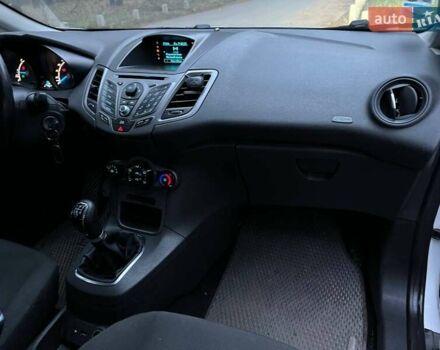 Білий Форд Фієста, об'ємом двигуна 1.5 л та пробігом 249 тис. км за 6500 $, фото 22 на Automoto.ua