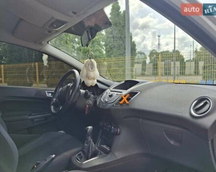 Белый Форд Фиеста, объемом двигателя 1 л и пробегом 60 тыс. км за 7000 $, фото 3 на Automoto.ua