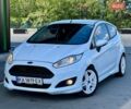 Білий Форд Фієста, об'ємом двигуна 1 л та пробігом 221 тис. км за 5100 $, фото 1 на Automoto.ua