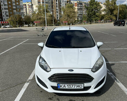 Білий Форд Фієста, об'ємом двигуна 1 л та пробігом 104 тис. км за 5400 $, фото 2 на Automoto.ua