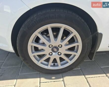 Белый Форд Фиеста, объемом двигателя 1.5 л и пробегом 218 тыс. км за 6999 $, фото 9 на Automoto.ua